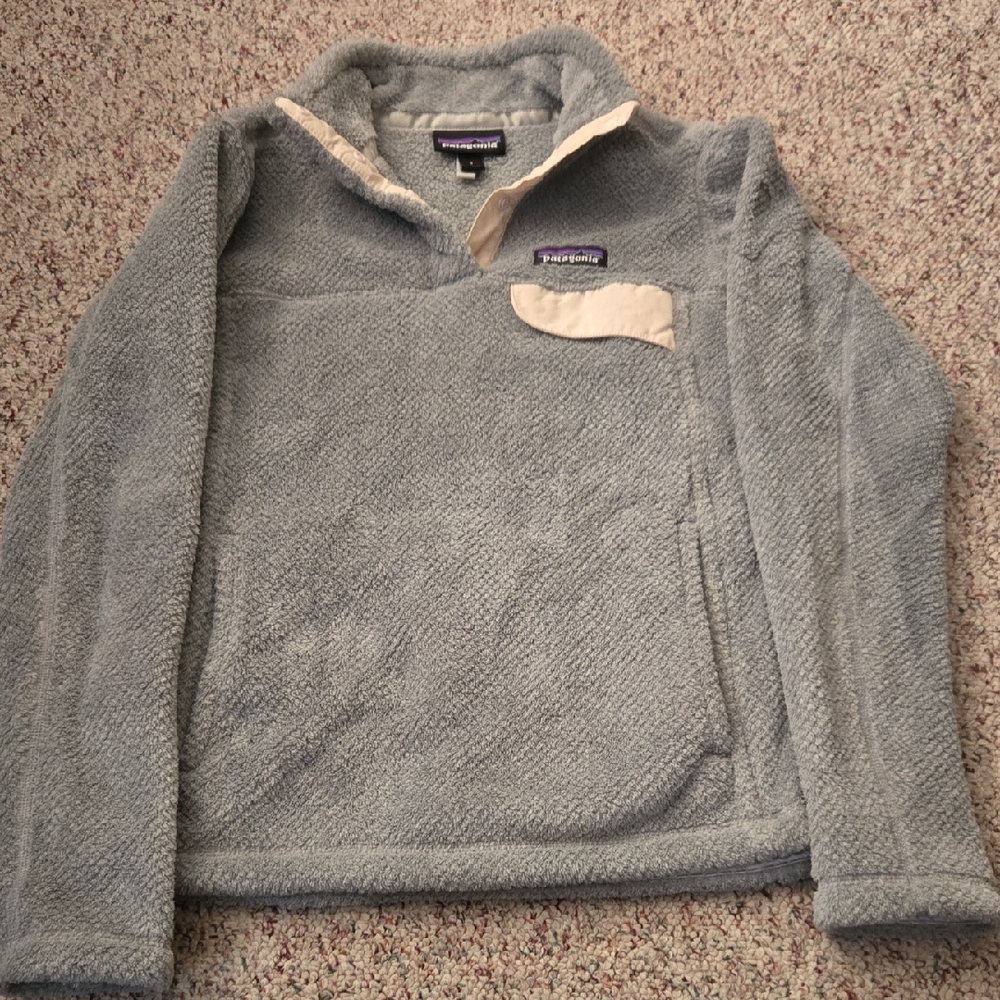 Patagonia Womans Re-tool Snap Fleece Sweater in Gray and Cream